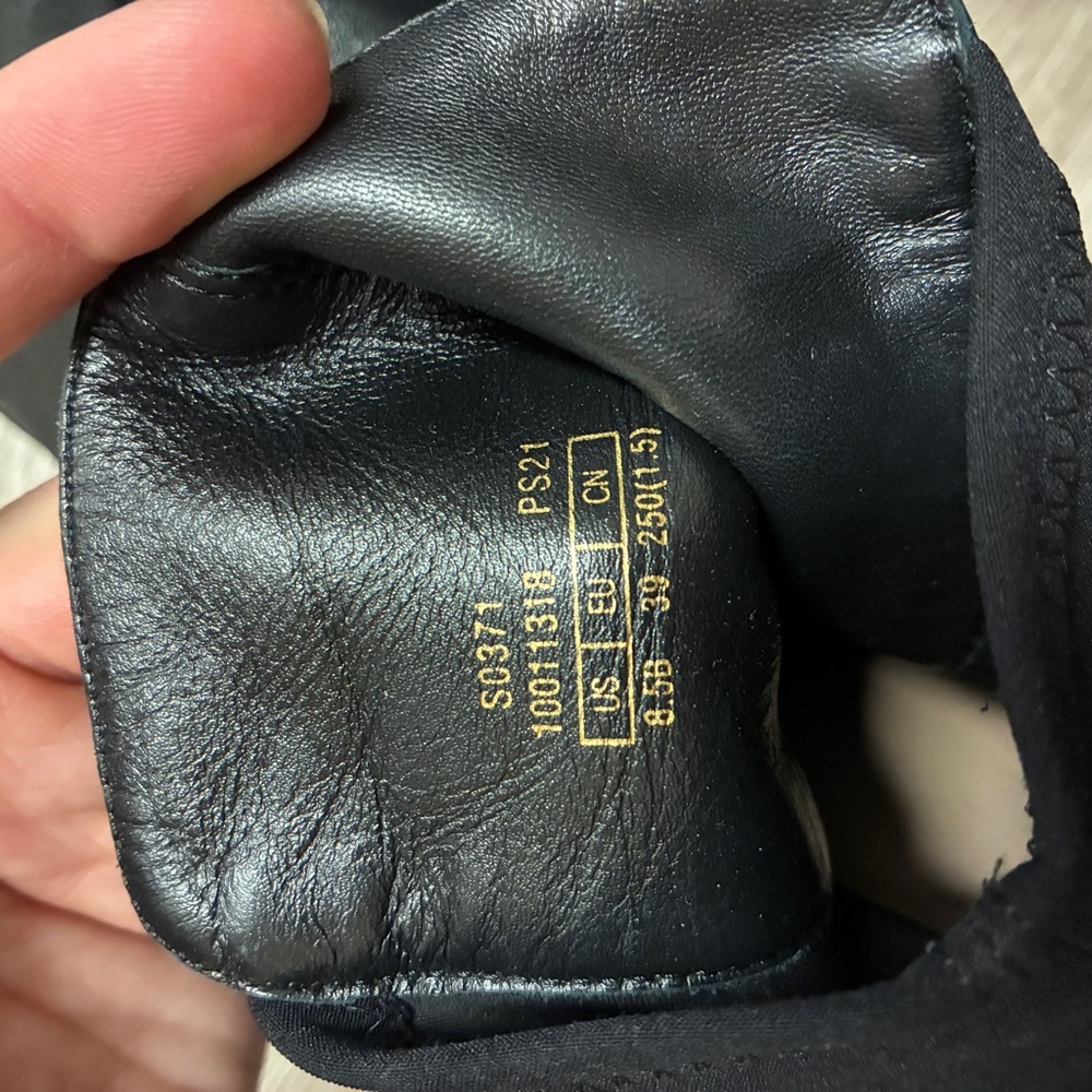 Stuart Weitzman Chelsea slip on leather boots size 8.5 - Picture 10 of 11